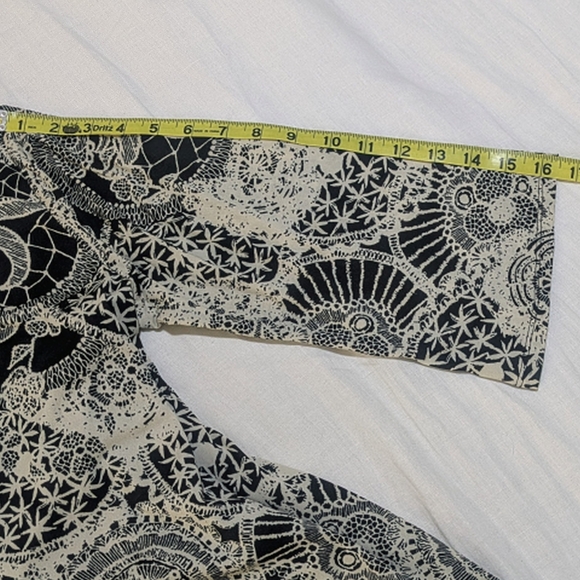 Alfani Black and Cream Blouse - Picture 11 of 11